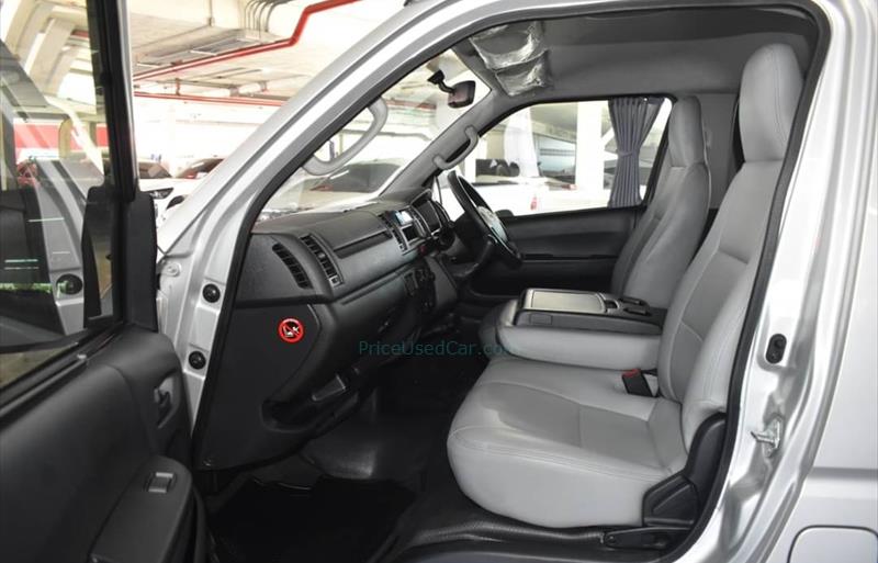 ขายรถตู้มือสอง toyota hiace รถปี2017 รหัส 74029-รูปที่5 ขายรถตู้มือสอง toyota hiace รถปี2017 รหัส 74029-รูปที่5