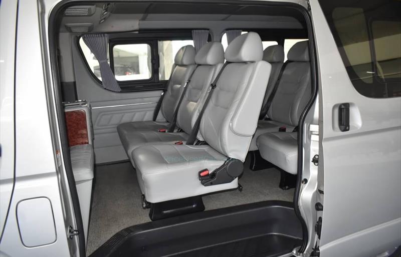 ขายรถตู้มือสอง toyota hiace รถปี2017 รหัส 74029-รูปที่8 ขายรถตู้มือสอง toyota hiace รถปี2017 รหัส 74029-รูปที่8