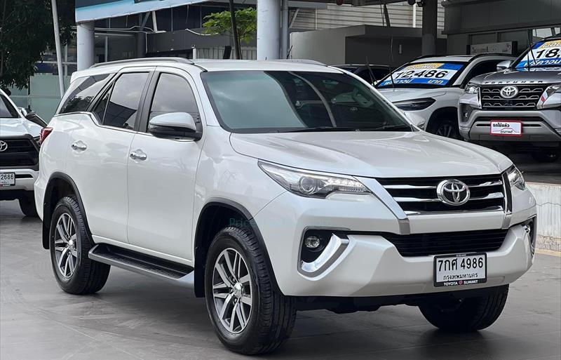 รถ SUV มือสอง  TOYOTA FORTUNER 2.4 V รถปี2018