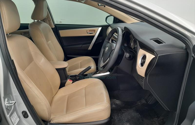 ขายรถเก๋งมือสอง-toyota-โตโยต้า-corolla-โคโรล่า-รถปี2017-รหัส74071-7f557a2d.jpg ขายรถเก๋งมือสอง-toyota-โตโยต้า-corolla-โคโรล่า-รถปี2017-รหัส74071-7f557a2d.jpg