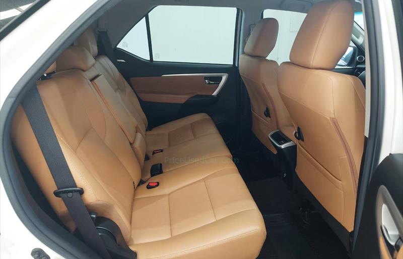 ขายรถ-suv-มือสอง-toyota-โตโยต้า-fortuner-ฟอร์จูนเนอร์-รถปี2017-รหัส74087-1735d5d2.jpg ขายรถ-suv-มือสอง-toyota-โตโยต้า-fortuner-ฟอร์จูนเนอร์-รถปี2017-รหัส74087-1735d5d2.jpg