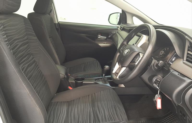 ขายรถตู้มือสอง-toyota-โตโยต้า-innova-อินโนวา-รถปี2019-รหัส74088-96f53187.jpg ขายรถตู้มือสอง-toyota-โตโยต้า-innova-อินโนวา-รถปี2019-รหัส74088-96f53187.jpg