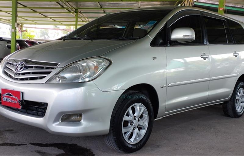 รถตู้มือสอง TOYOTA INNOVA รถปี 2010