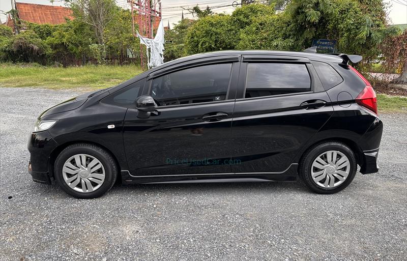 ขายรถเก๋งมือสอง-honda-ฮอนด้า-jazz-แจ๊ส-รถปี2016-รหัส74128-dde505f3.jpg ขายรถเก๋งมือสอง-honda-ฮอนด้า-jazz-แจ๊ส-รถปี2016-รหัส74128-dde505f3.jpg