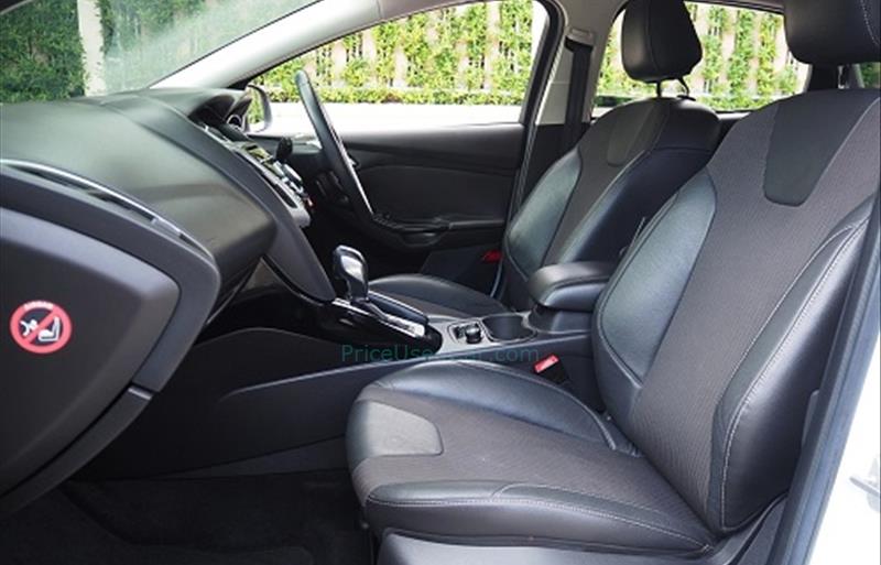 ขายรถเก๋งมือสอง-ford-ฟอร์ด-focus-โฟกัส-รถปี2013-รหัส74183-4da98147.jpg ขายรถเก๋งมือสอง-ford-ฟอร์ด-focus-โฟกัส-รถปี2013-รหัส74183-4da98147.jpg