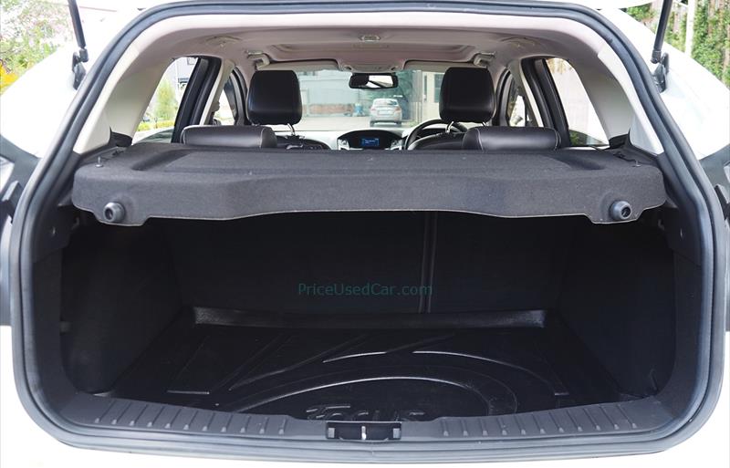ขายรถเก๋งมือสอง-ford-ฟอร์ด-focus-โฟกัส-รถปี2013-รหัส74183-8f5705e0.jpg ขายรถเก๋งมือสอง-ford-ฟอร์ด-focus-โฟกัส-รถปี2013-รหัส74183-8f5705e0.jpg