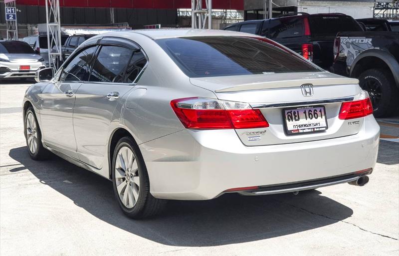 ขายรถเก๋งมือสอง honda accord รถปี2013 รหัส 74213 รูปที่2