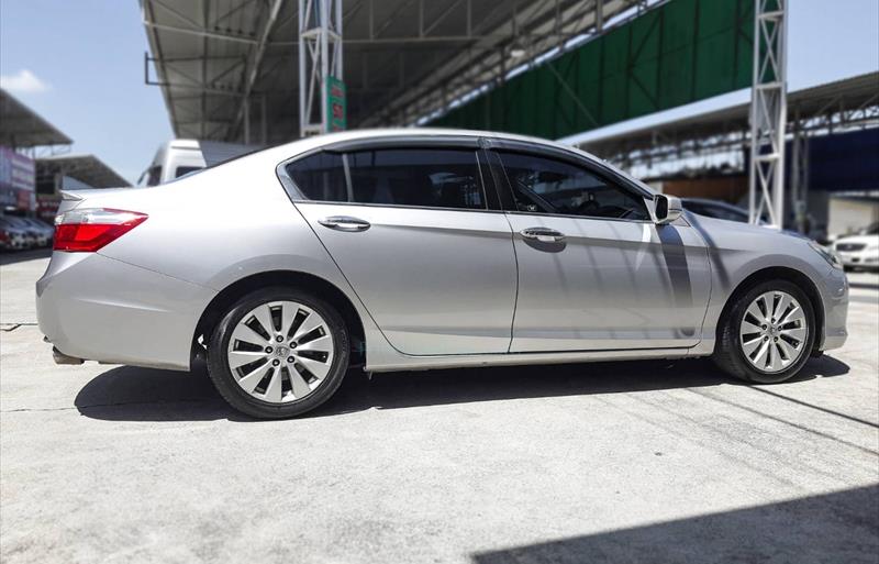 ขายรถเก๋งมือสอง-honda-ฮอนด้า-accord-แอคคอร์ด-รถปี2013-รหัส74213-a19ee396.jpg ขายรถเก๋งมือสอง-honda-ฮอนด้า-accord-แอคคอร์ด-รถปี2013-รหัส74213-a19ee396.jpg