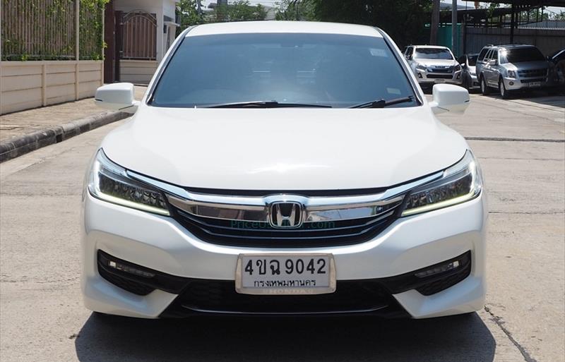 ขายรถเก๋งมือสอง honda accord รถปี2016 รหัส 74268 รูปที่2