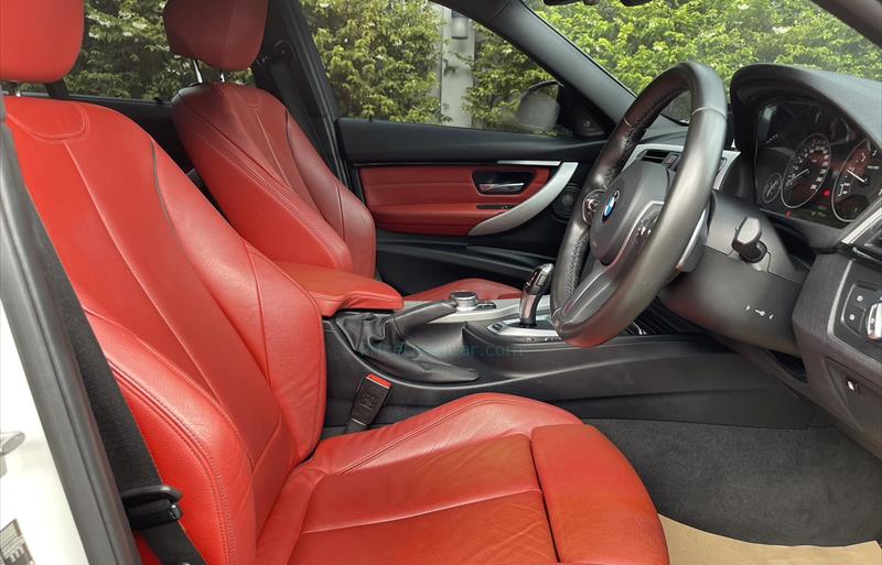 ขายรถเก๋งมือสอง bmw 330e รถปี2019 รหัส 74290 รูปที่10