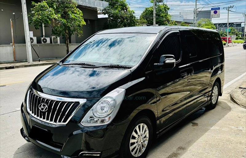 รถตู้มือสอง HYUNDAI H-1 รถปี 2018