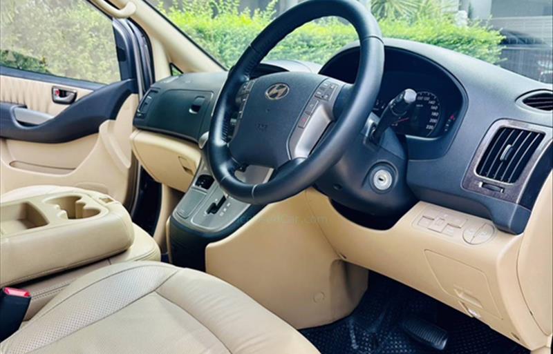 ขายรถตู้มือสอง-hyundai-ฮุนได-h-1-เอชวัน-รถปี2017-รหัส74454-168ebb94.jpg ขายรถตู้มือสอง-hyundai-ฮุนได-h-1-เอชวัน-รถปี2017-รหัส74454-168ebb94.jpg