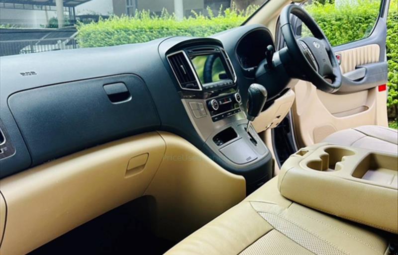 ขายรถตู้มือสอง-hyundai-ฮุนได-h-1-เอชวัน-รถปี2017-รหัส74454-64764904.jpg ขายรถตู้มือสอง-hyundai-ฮุนได-h-1-เอชวัน-รถปี2017-รหัส74454-64764904.jpg