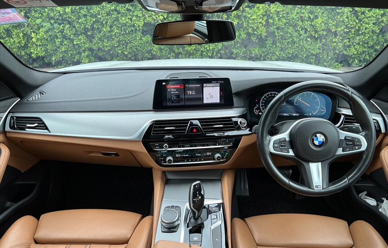 ขายรถเก๋งมือสอง-bmw-บีเอ็มดับบลิว-520d-ห้าสองศูนย์ดี-รถปี2019-รหัส74476-31aaa7da.jpg ขายรถเก๋งมือสอง-bmw-บีเอ็มดับบลิว-520d-ห้าสองศูนย์ดี-รถปี2019-รหัส74476-31aaa7da.jpg