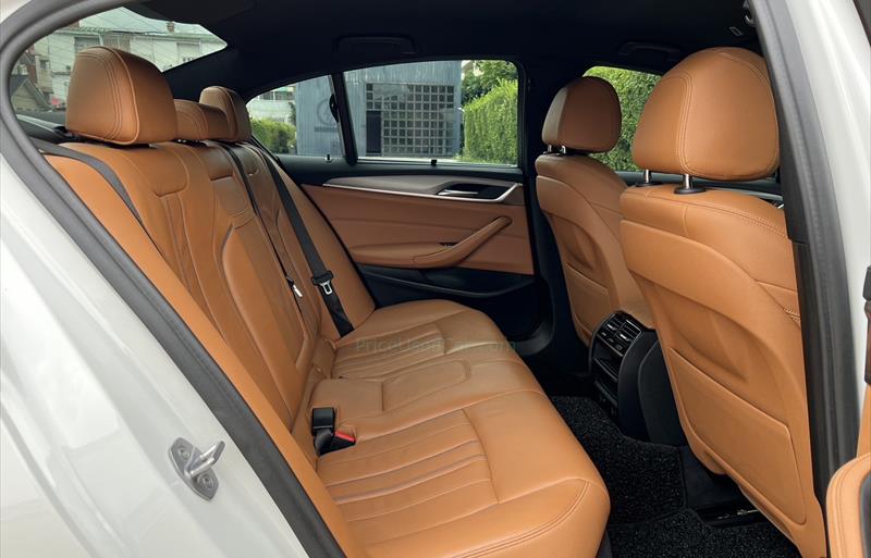 ขายรถเก๋งมือสอง-bmw-บีเอ็มดับบลิว-520d-ห้าสองศูนย์ดี-รถปี2019-รหัส74476-984e5137.jpg ขายรถเก๋งมือสอง-bmw-บีเอ็มดับบลิว-520d-ห้าสองศูนย์ดี-รถปี2019-รหัส74476-984e5137.jpg