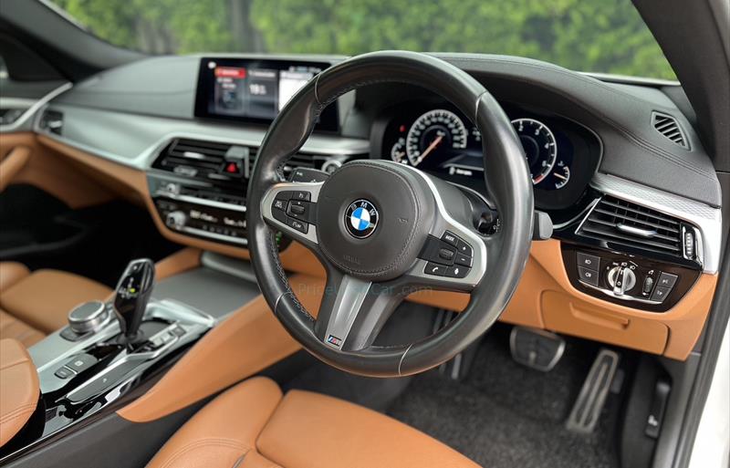 ขายรถเก๋งมือสอง-bmw-บีเอ็มดับบลิว-520d-ห้าสองศูนย์ดี-รถปี2019-รหัส74476-cace13a4.jpg ขายรถเก๋งมือสอง-bmw-บีเอ็มดับบลิว-520d-ห้าสองศูนย์ดี-รถปี2019-รหัส74476-cace13a4.jpg