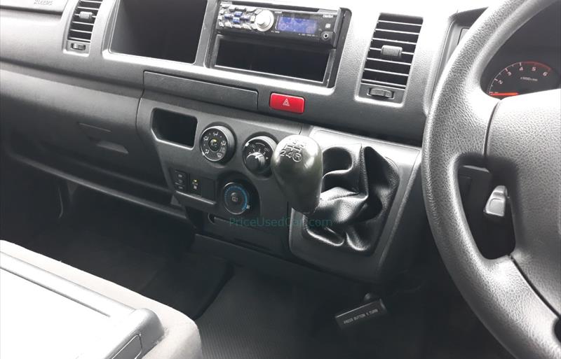 ขายรถตู้มือสอง-toyota-โตโยต้า-commuter-คอมมิวเตอร์-รถปี2015-รหัส74554-1567b59f.jpg ขายรถตู้มือสอง-toyota-โตโยต้า-commuter-คอมมิวเตอร์-รถปี2015-รหัส74554-1567b59f.jpg