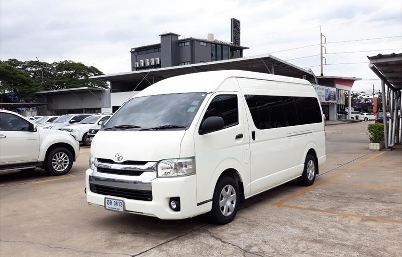 รถตู้มือสอง TOYOTA COMMUTER รถปี 2015
