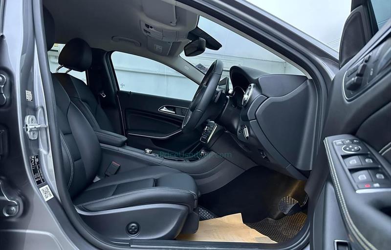 ขายรถ-suv-มือสอง-mercedes-benz-เมอร์เซเดสเบนซ์-gla-200-จีแอลเอ200-รถปี2017-รหัส74584-d88526c0.jpg ขายรถ-suv-มือสอง-mercedes-benz-เมอร์เซเดสเบนซ์-gla-200-จีแอลเอ200-รถปี2017-รหัส74584-d88526c0.jpg