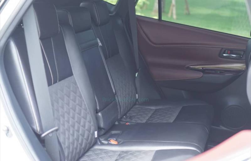 ขายรถอเนกประสงค์มือสอง toyota harrier รถปี2015 รหัส 74606-รูปที่10 ขายรถอเนกประสงค์มือสอง toyota harrier รถปี2015 รหัส 74606-รูปที่10