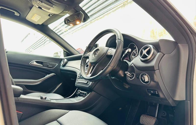 ขายรถเก๋งมือสอง-mercedes-benz-เมอร์เซเดสเบนซ์-cla180-รถปี2015-รหัส74621-3980702d.jpg ขายรถเก๋งมือสอง-mercedes-benz-เมอร์เซเดสเบนซ์-cla180-รถปี2015-รหัส74621-3980702d.jpg