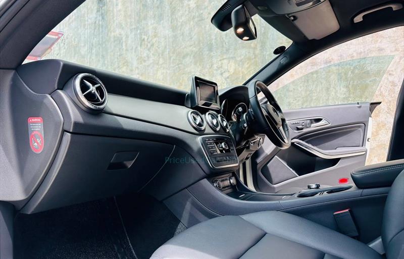 ขายรถเก๋งมือสอง-mercedes-benz-เมอร์เซเดสเบนซ์-cla180-รถปี2015-รหัส74621-4b37f719.jpg ขายรถเก๋งมือสอง-mercedes-benz-เมอร์เซเดสเบนซ์-cla180-รถปี2015-รหัส74621-4b37f719.jpg