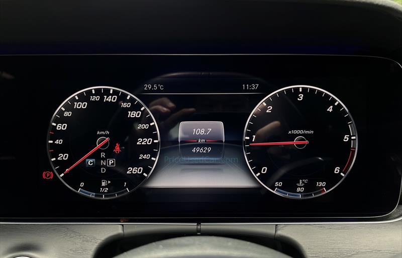 ขายรถเก๋งมือสอง-mercedes-benz-เมอร์เซเดสเบนซ์-e220-รถปี2017-รหัส74642-b58757dd.jpg ขายรถเก๋งมือสอง-mercedes-benz-เมอร์เซเดสเบนซ์-e220-รถปี2017-รหัส74642-b58757dd.jpg