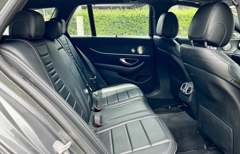 ขายรถเก๋งมือสอง-mercedes-benz-เมอร์เซเดสเบนซ์-e220-รถปี2017-รหัส74642-f13cd1aa.jpg ขายรถเก๋งมือสอง-mercedes-benz-เมอร์เซเดสเบนซ์-e220-รถปี2017-รหัส74642-f13cd1aa.jpg