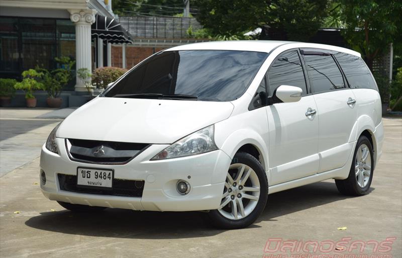 รถตู้มือสอง MITSUBISHI SPACE WAGON รถปี 2011