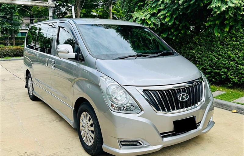 ขายรถตู้มือสอง hyundai h-1 รถปี2017 รหัส 74666 รูปที่3