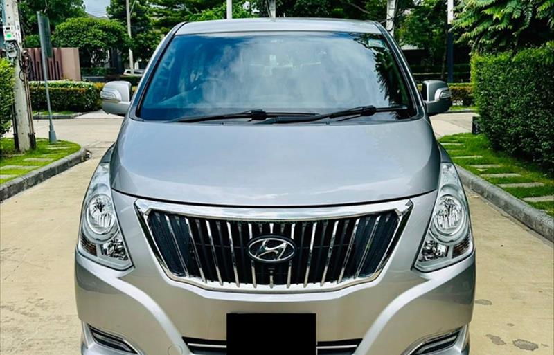 ขายรถตู้มือสอง hyundai h-1 รถปี2017 รหัส 74666 รูปที่2