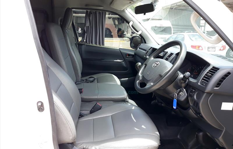 ขายรถตู้มือสอง-toyota-โตโยต้า-commuter-คอมมิวเตอร์-รถปี2017-รหัส74768-0dadf333.jpg ขายรถตู้มือสอง-toyota-โตโยต้า-commuter-คอมมิวเตอร์-รถปี2017-รหัส74768-0dadf333.jpg