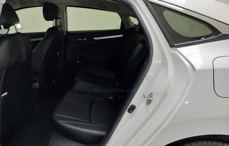 ขายรถเก๋งมือสอง-honda-ฮอนด้า-civic-ซีวิค-รถปี2019-รหัส74811-227fc37e.jpg ขายรถเก๋งมือสอง-honda-ฮอนด้า-civic-ซีวิค-รถปี2019-รหัส74811-227fc37e.jpg