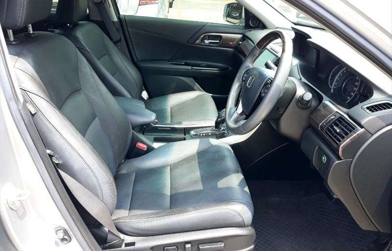 ขายรถเก๋งมือสอง-honda-ฮอนด้า-accord-แอคคอร์ด-รถปี2018-รหัส74815-4b23f20f.jpg ขายรถเก๋งมือสอง-honda-ฮอนด้า-accord-แอคคอร์ด-รถปี2018-รหัส74815-4b23f20f.jpg