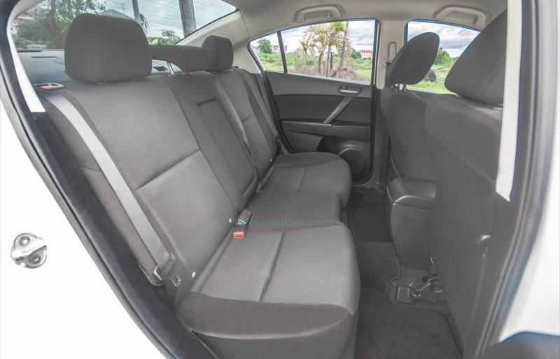 ขายรถเก๋งมือสอง-mazda-มาสด้า-3-สาม-รถปี2012-รหัส74839-98484a0e.jpg ขายรถเก๋งมือสอง-mazda-มาสด้า-3-สาม-รถปี2012-รหัส74839-98484a0e.jpg