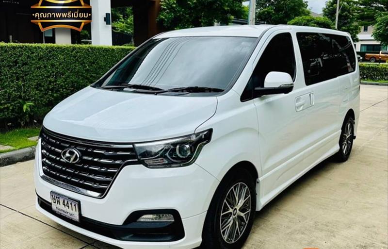 รถตู้มือสอง  HYUNDAI GRAND STAREX 2.5 VIP รถปี2019