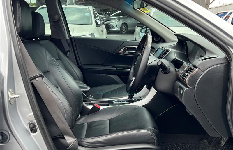ขายรถเก๋งมือสอง-honda-ฮอนด้า-accord-แอคคอร์ด-รถปี2018-รหัส74876-98ab05d5.jpg ขายรถเก๋งมือสอง-honda-ฮอนด้า-accord-แอคคอร์ด-รถปี2018-รหัส74876-98ab05d5.jpg