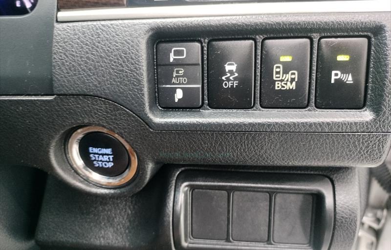 ขายรถเก๋งมือสอง-toyota-โตโยต้า-camry-คัมรี่-รถปี2018-รหัส74878-de27a1e2.jpg ขายรถเก๋งมือสอง-toyota-โตโยต้า-camry-คัมรี่-รถปี2018-รหัส74878-de27a1e2.jpg