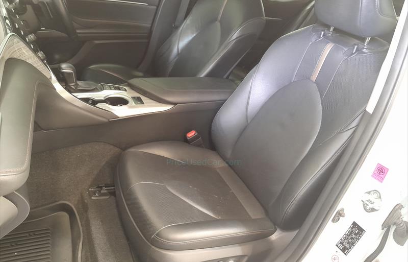 ขายรถเก๋งมือสอง-toyota-โตโยต้า-camry-คัมรี่-รถปี2019-รหัส74904-63271067.jpg ขายรถเก๋งมือสอง-toyota-โตโยต้า-camry-คัมรี่-รถปี2019-รหัส74904-63271067.jpg