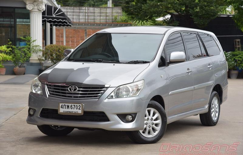 รถตู้มือสอง TOYOTA INNOVA รถปี 2015