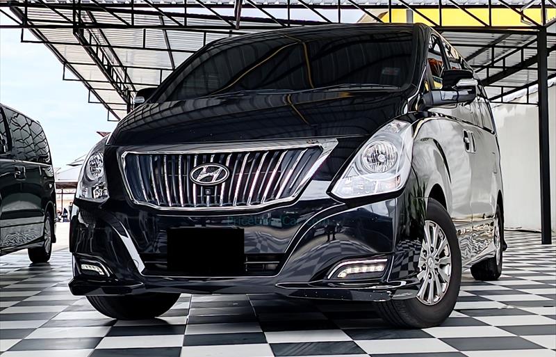 รถตู้มือสอง HYUNDAI H-1 รถปี 2018