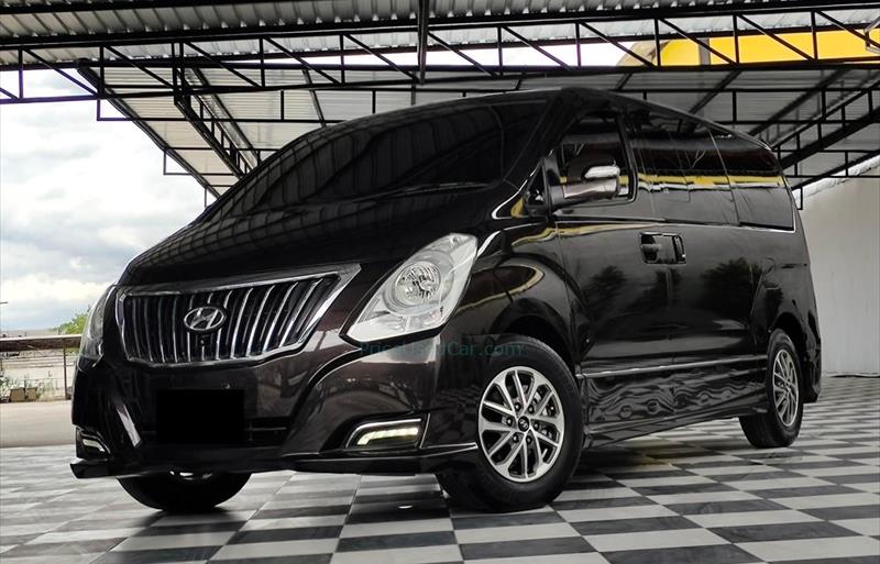 รถตู้มือสอง HYUNDAI H-1 รถปี 2017