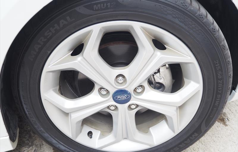 ขายรถเก๋งมือสอง-ford-ฟอร์ด-focus-โฟกัส-รถปี2013-รหัส75004-487d1a5f.jpg ขายรถเก๋งมือสอง-ford-ฟอร์ด-focus-โฟกัส-รถปี2013-รหัส75004-487d1a5f.jpg