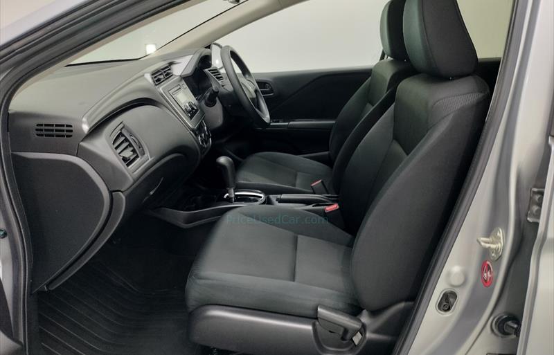 ขายรถเก๋งมือสอง-honda-ฮอนด้า-city-ซิตี้-รถปี2018-รหัส75007-1f868b3f.jpg ขายรถเก๋งมือสอง-honda-ฮอนด้า-city-ซิตี้-รถปี2018-รหัส75007-1f868b3f.jpg
