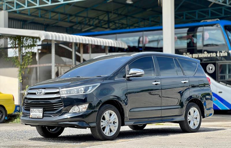รถตู้มือสอง  TOYOTA INNOVA 2.8 Crysta V รถปี2017