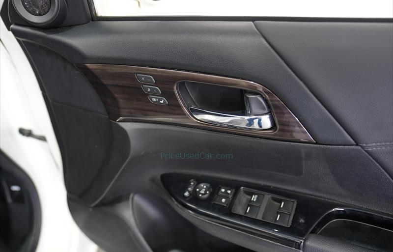 ขายรถเก๋งมือสอง-honda-ฮอนด้า-accord-แอคคอร์ด-รถปี2016-รหัส75065-a2e3f8aa.jpg ขายรถเก๋งมือสอง-honda-ฮอนด้า-accord-แอคคอร์ด-รถปี2016-รหัส75065-a2e3f8aa.jpg