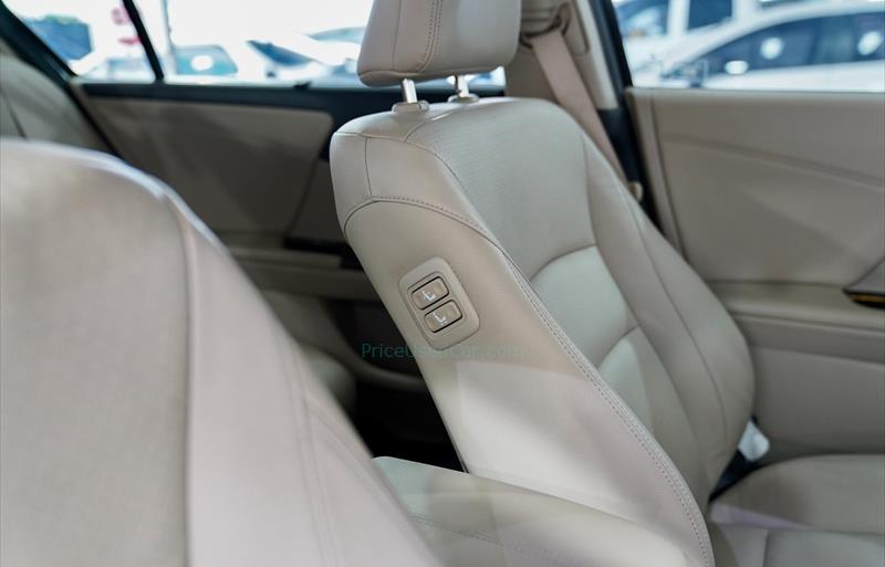 ขายรถเก๋งมือสอง-honda-ฮอนด้า-accord-แอคคอร์ด-รถปี2014-รหัส75066-48fa7e90.jpg ขายรถเก๋งมือสอง-honda-ฮอนด้า-accord-แอคคอร์ด-รถปี2014-รหัส75066-48fa7e90.jpg