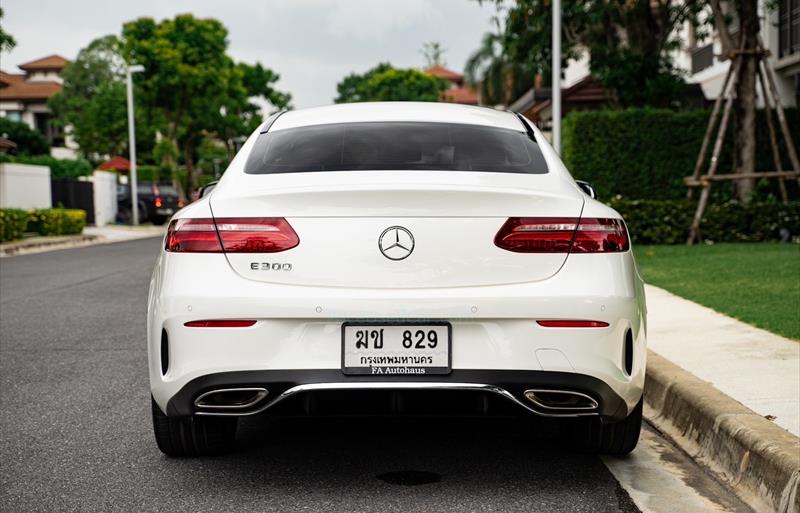 ขายรถเก๋งมือสอง-mercedes-benz-เมอร์เซเดสเบนซ์-e300-อีสามศูนย์ศูนย์-รถปี2017-รหัส75073-712d2479.jpg ขายรถเก๋งมือสอง-mercedes-benz-เมอร์เซเดสเบนซ์-e300-อีสามศูนย์ศูนย์-รถปี2017-รหัส75073-712d2479.jpg