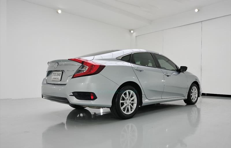 ขายรถเก๋งมือสอง-honda-ฮอนด้า-civic-ซีวิค-รถปี2018-รหัส75081-e23084e1.jpg ขายรถเก๋งมือสอง-honda-ฮอนด้า-civic-ซีวิค-รถปี2018-รหัส75081-e23084e1.jpg
