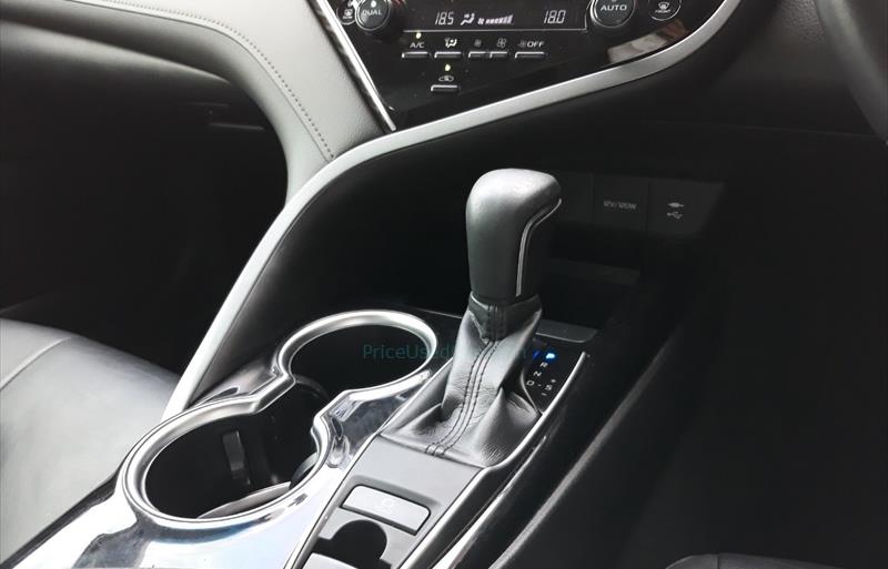 ขายรถเก๋งมือสอง-toyota-โตโยต้า-camry-คัมรี่-รถปี2019-รหัส75108-bd4233ee.jpg ขายรถเก๋งมือสอง-toyota-โตโยต้า-camry-คัมรี่-รถปี2019-รหัส75108-bd4233ee.jpg